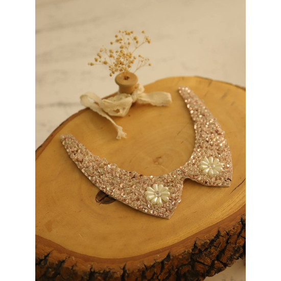 Yoğun işlemeli hazır yaka